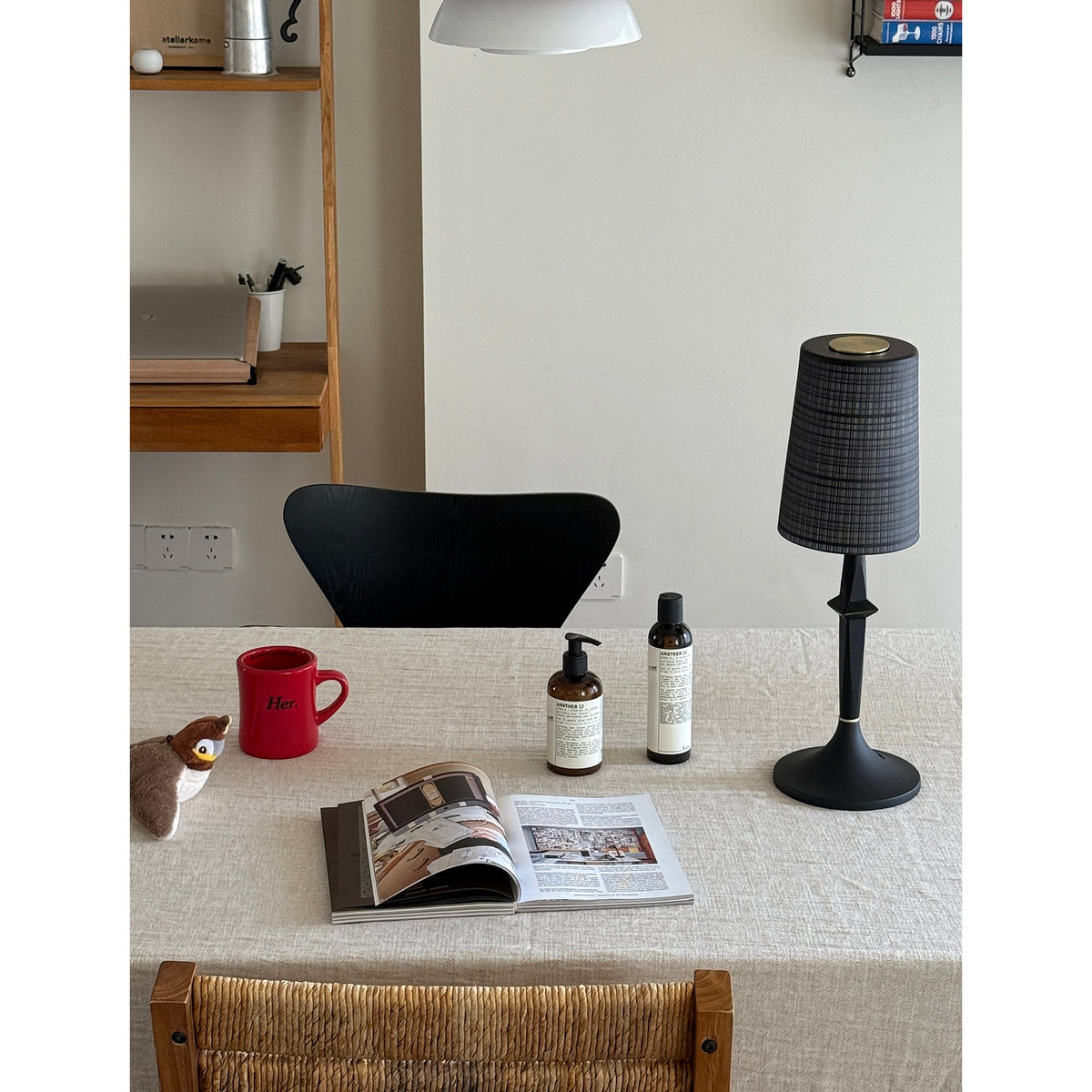 Karma Elvior bordslampa i järn (inbyggt batteri)