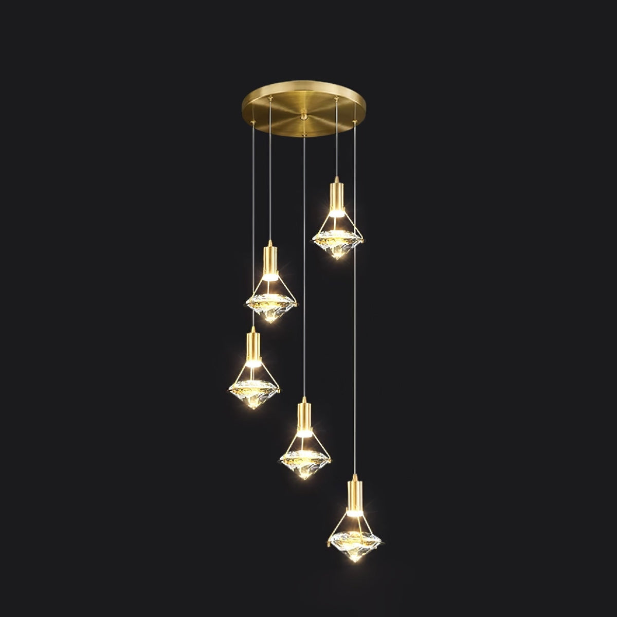 Candeeiro suspenso Cira em latão e cristal, elegante
