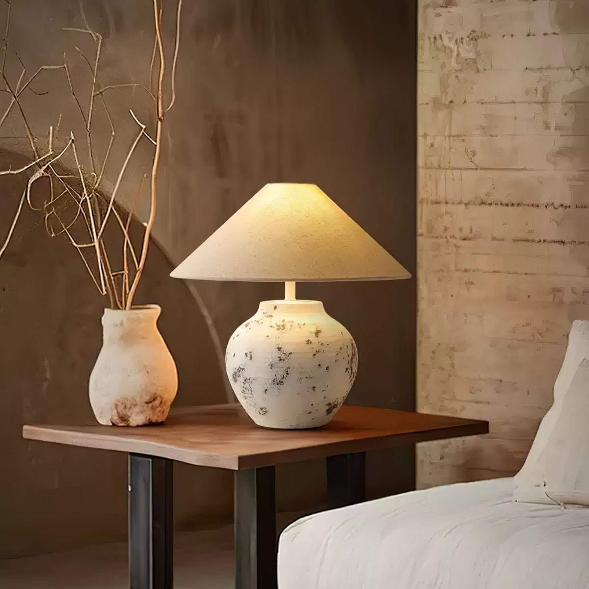 Atticus modern bordslampa i keramik