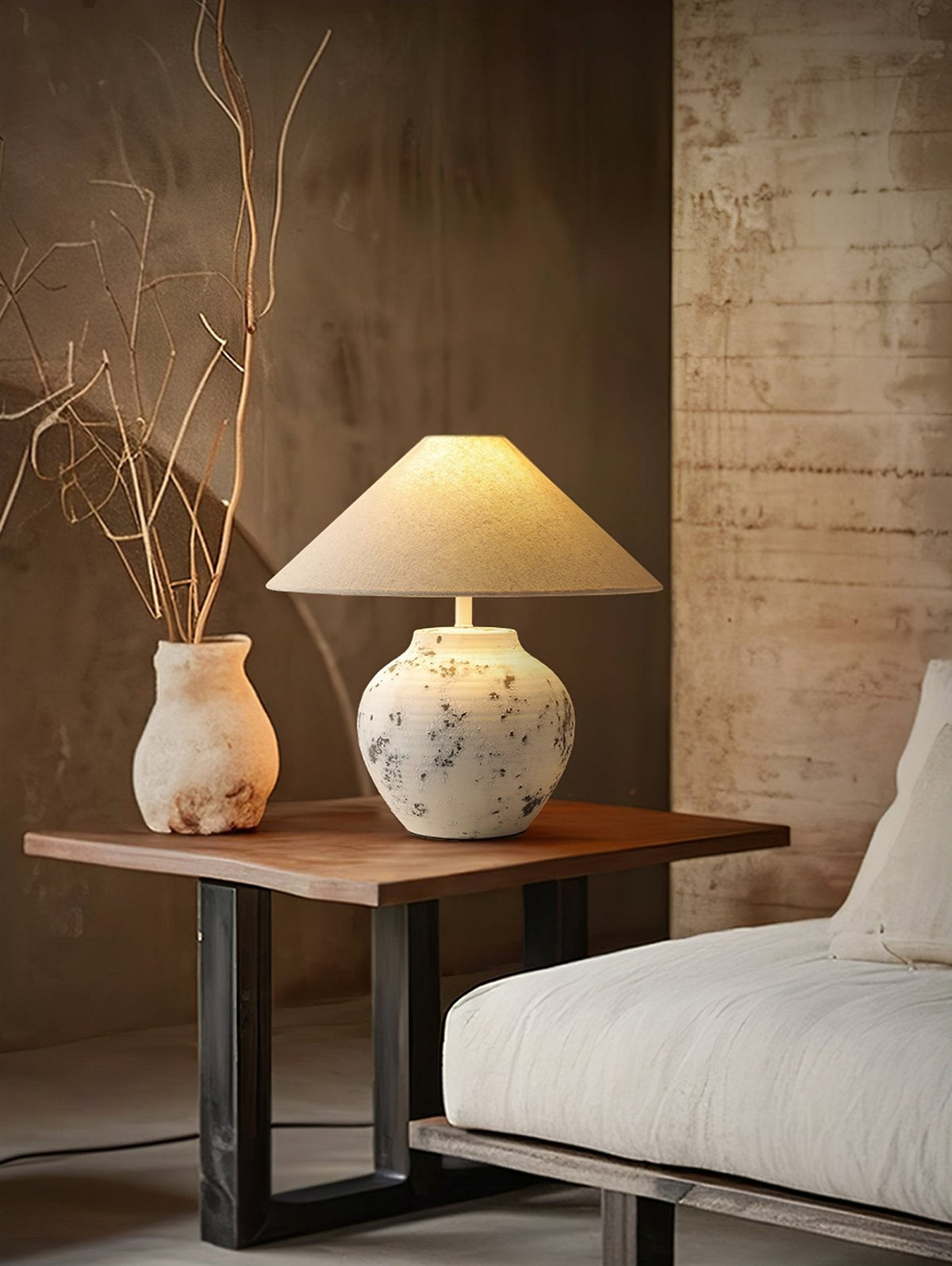 Atticus modern bordslampa i keramik