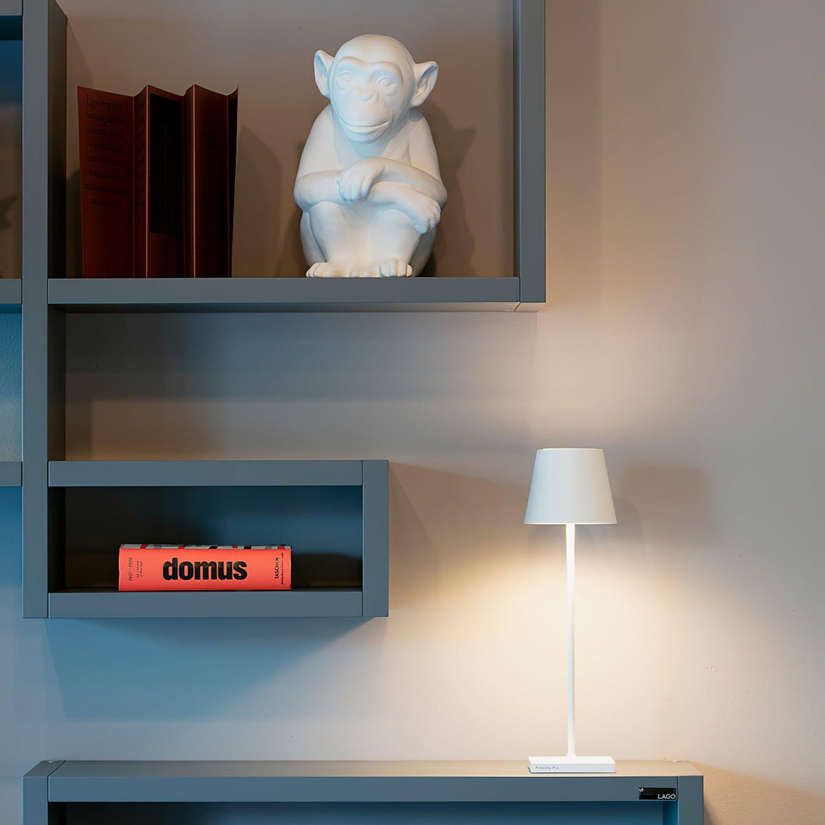 Viraorelia Table Lamp