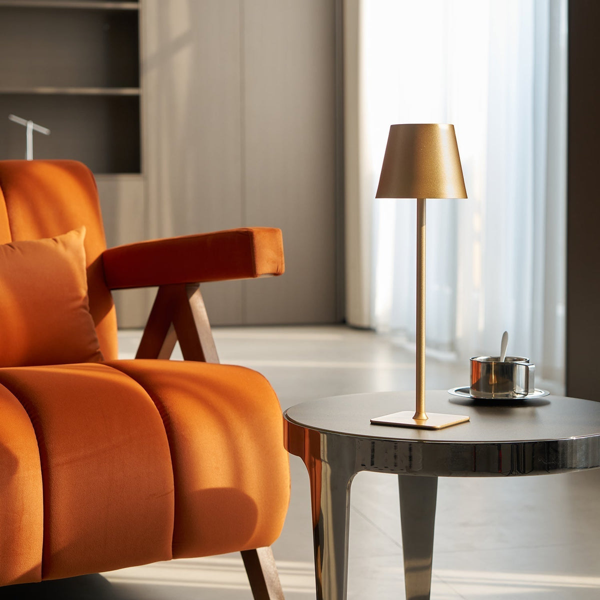 Viraorelia Table Lamp