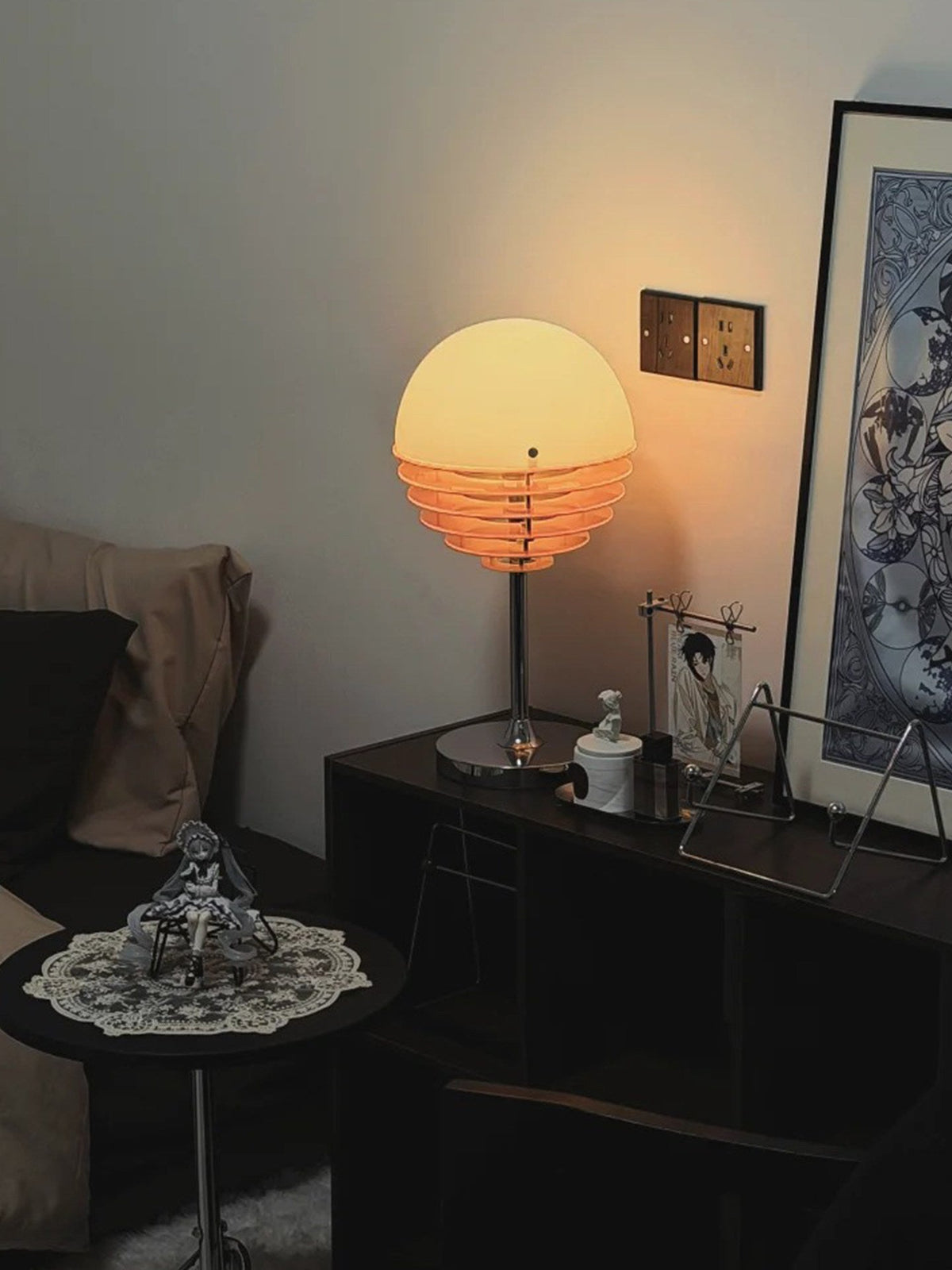 Bordlampe med kuppellameller