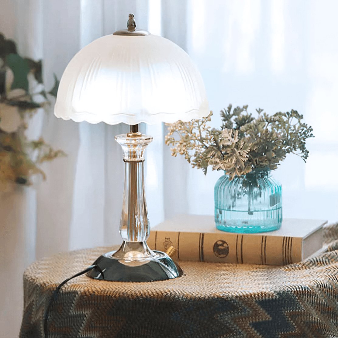 Belle välvd bordslampa i glas