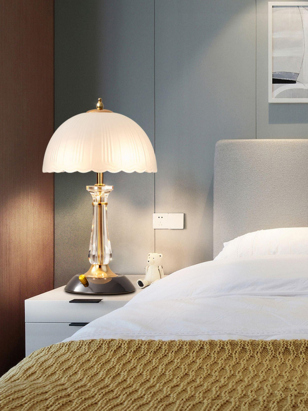 Belle välvd bordslampa i glas