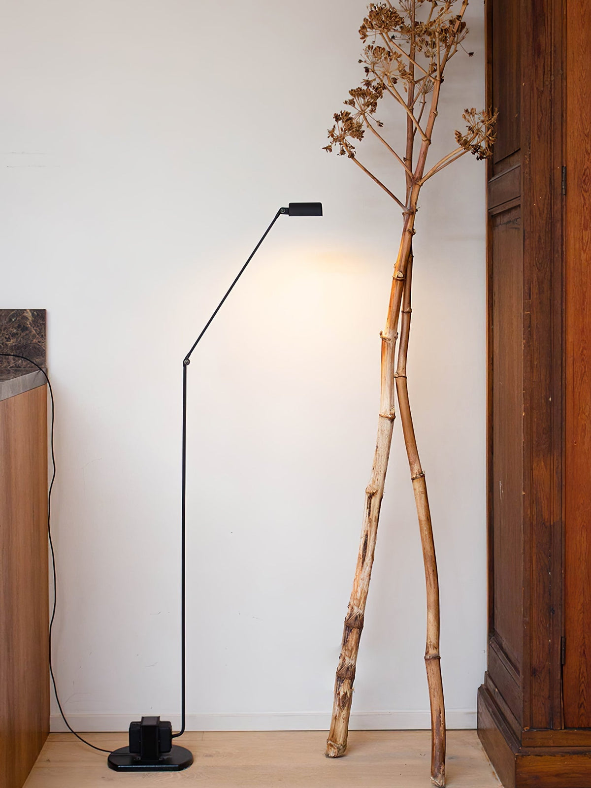 Nerilux justerbar gulvlampe