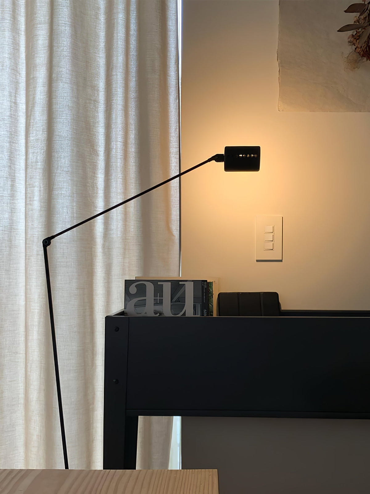 Nerilux justerbar gulvlampe
