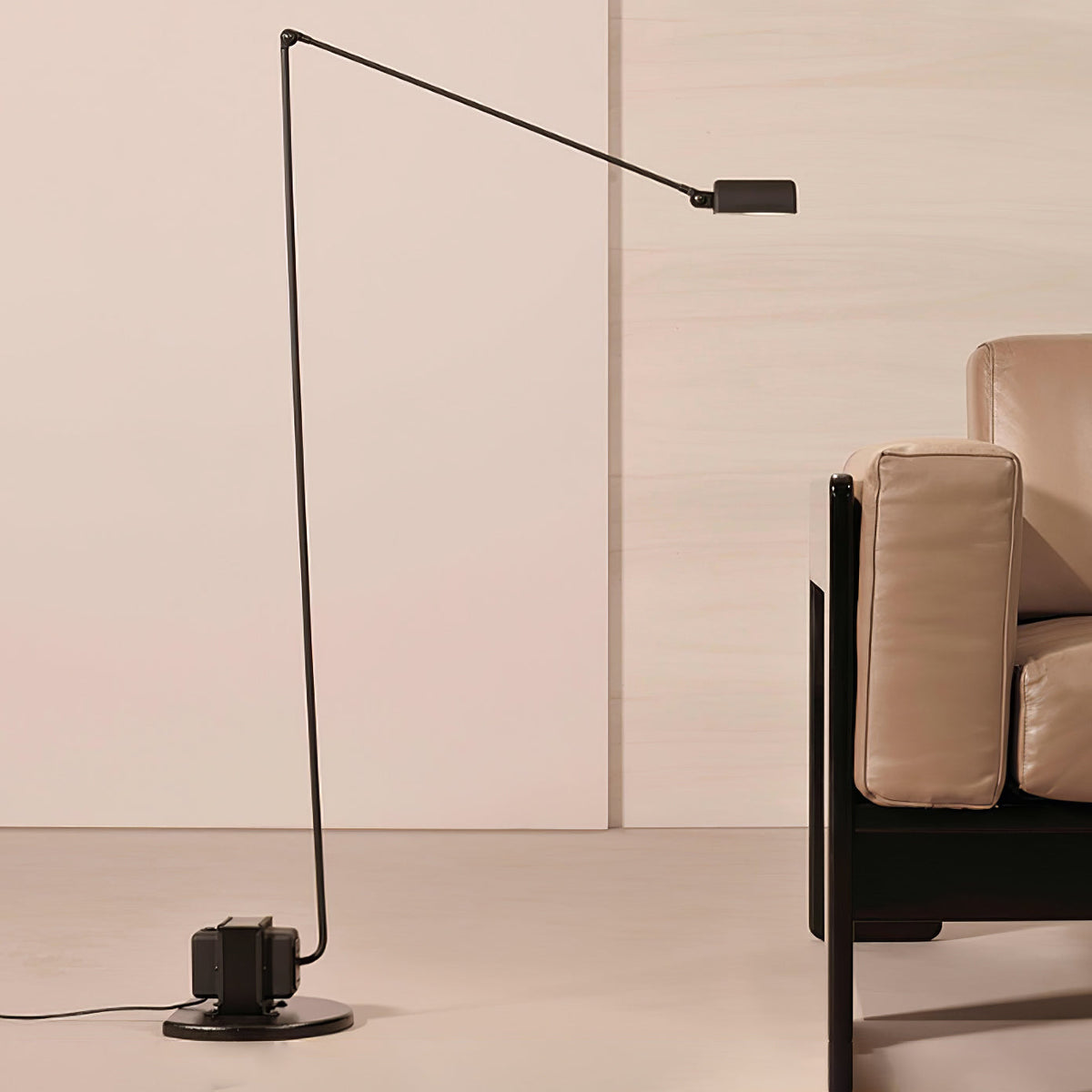 Nerilux justerbar gulvlampe