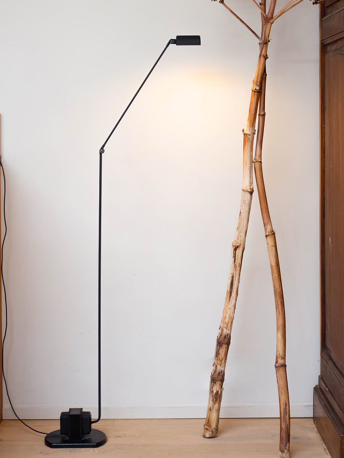 Nerilux justerbar gulvlampe