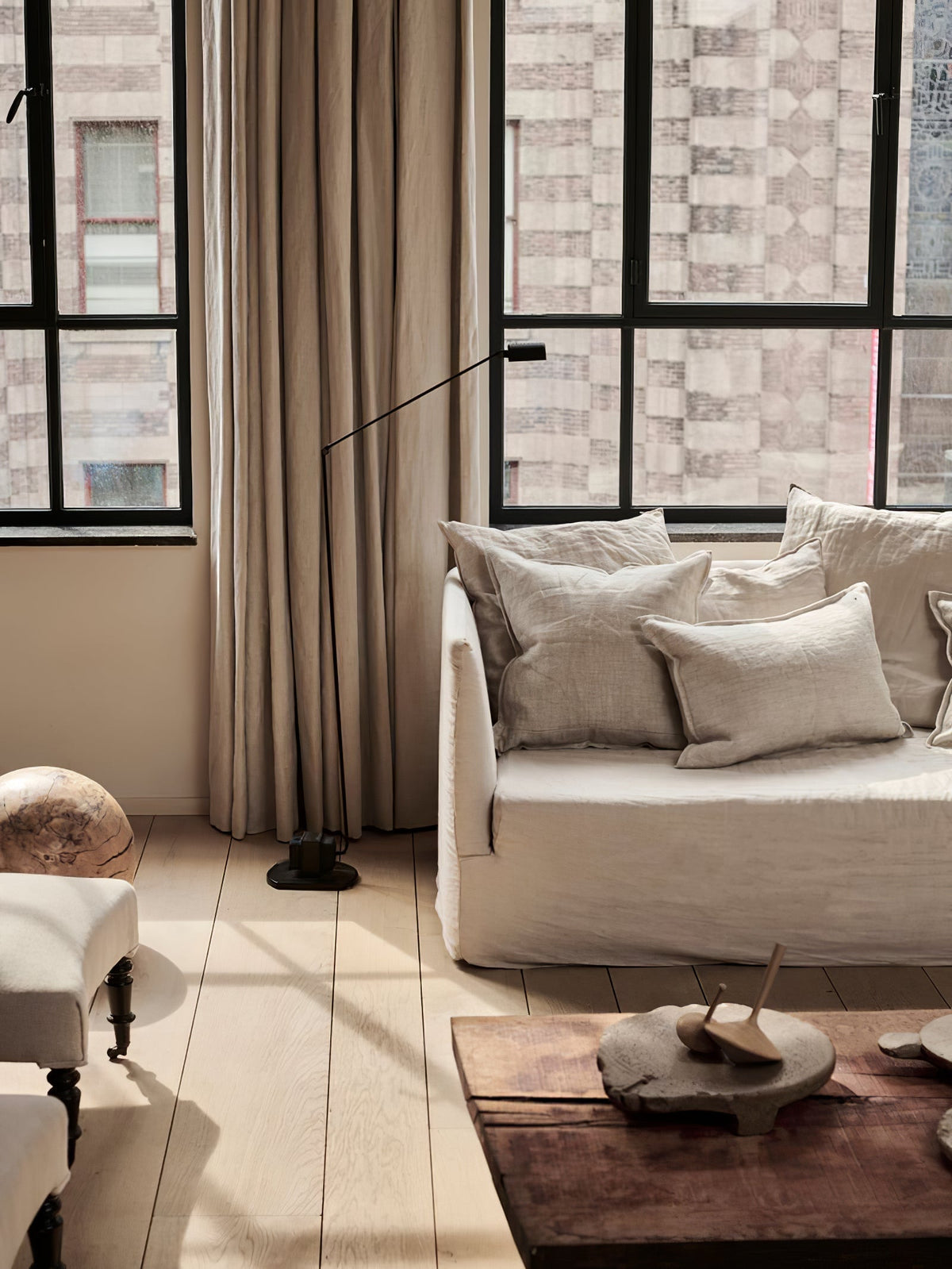 Nerilux justerbar gulvlampe