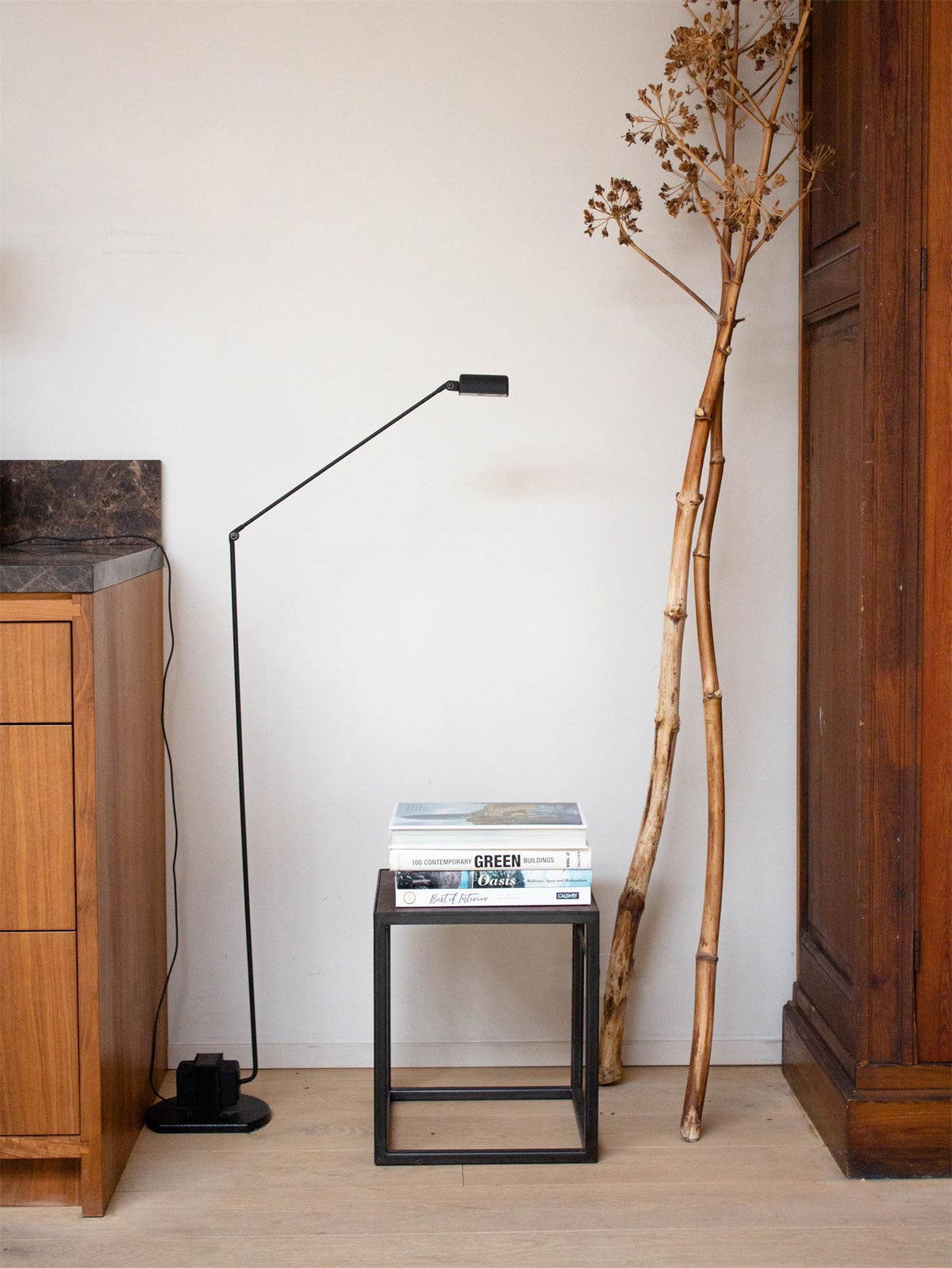 Nerilux justerbar gulvlampe