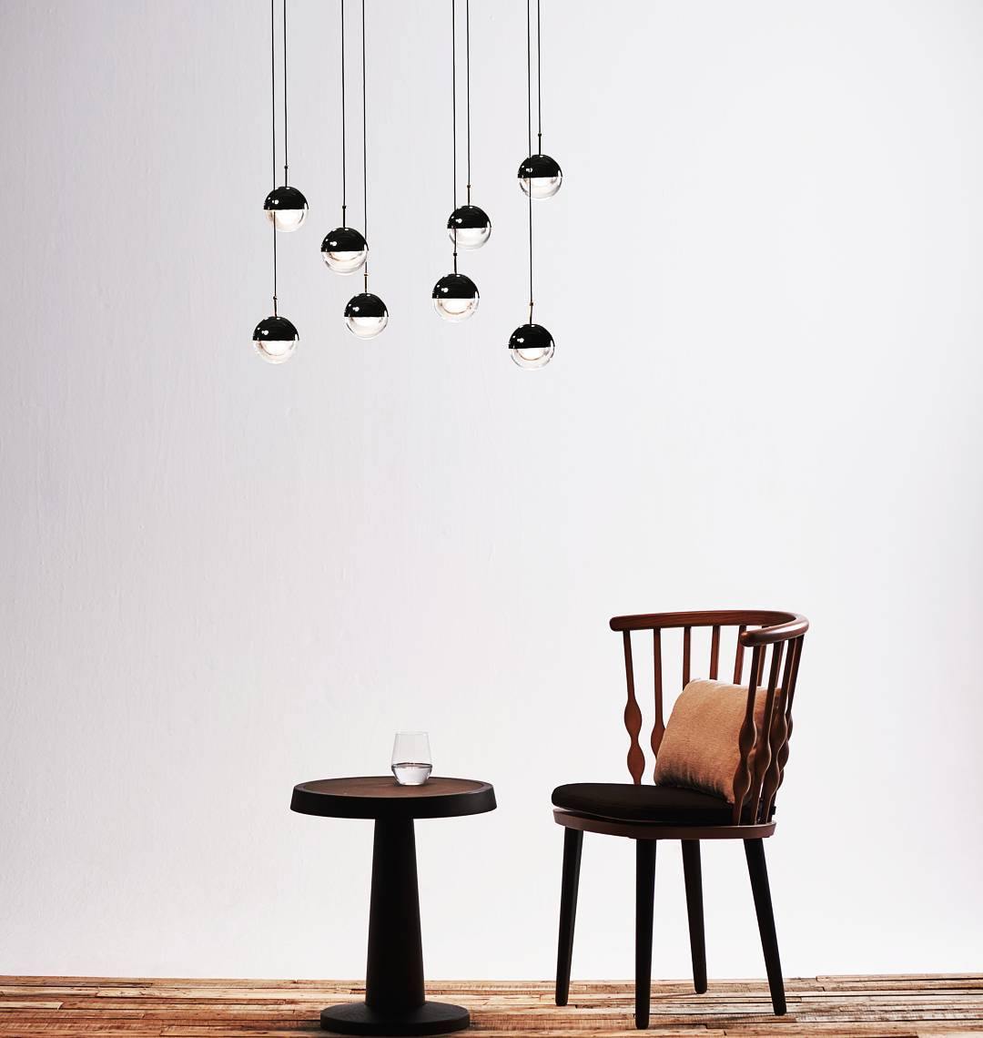 Zaneth minimalistisk pendellampe i stål og glas med flere ophæng til trappe