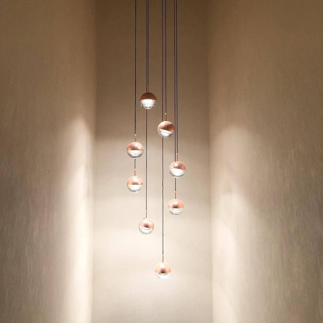 Zaneth minimalistisk pendellampe i stål og glas med flere ophæng til trappe