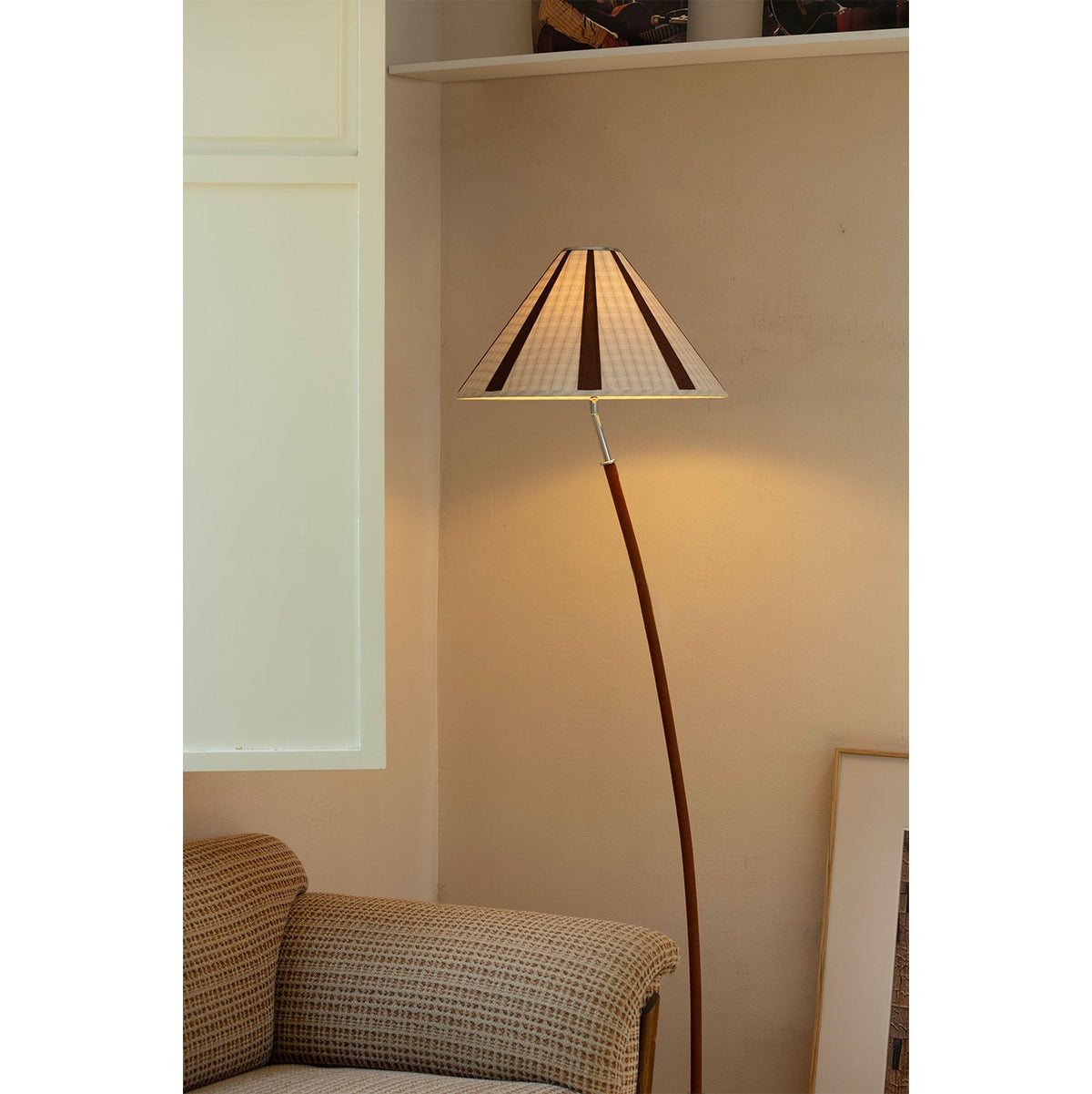 Elauena golvlampa