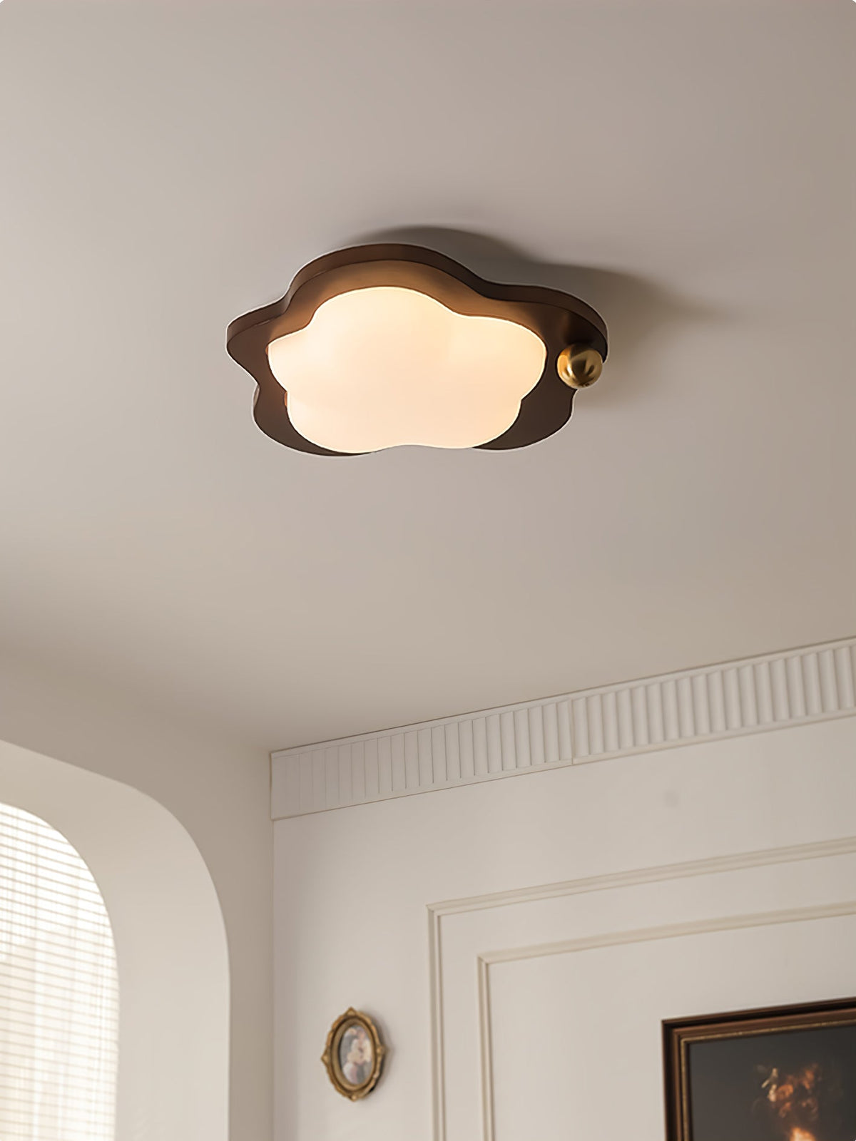 Ivaren eksklusiv nordisk kunstnerisk loftslampe i træ