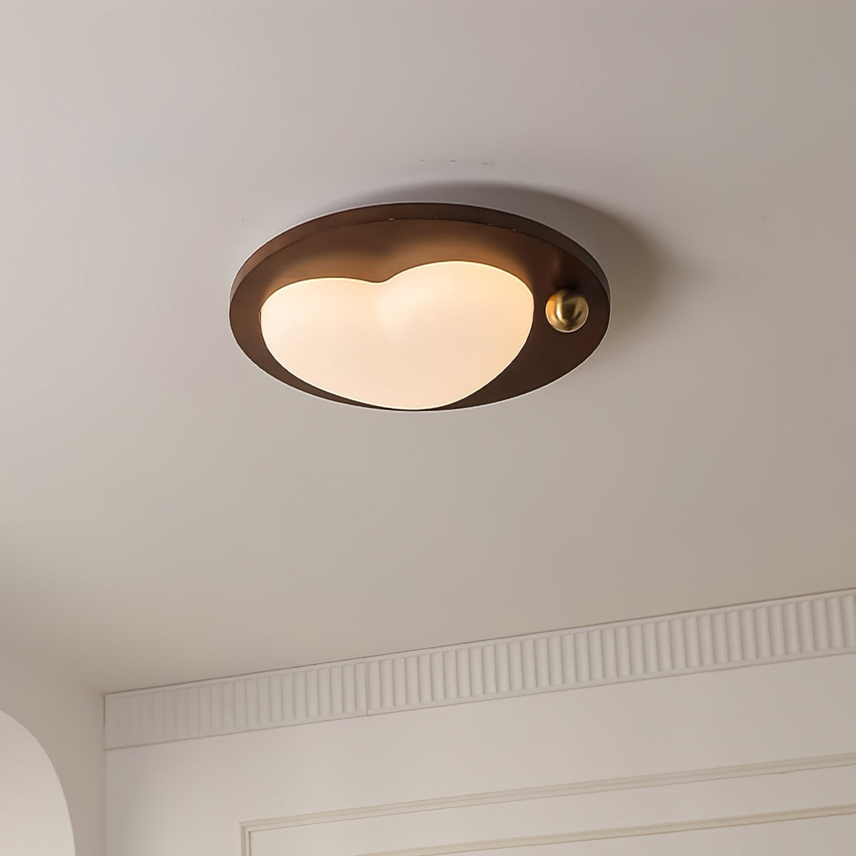 Ivaren eksklusiv nordisk kunstnerisk loftslampe i træ