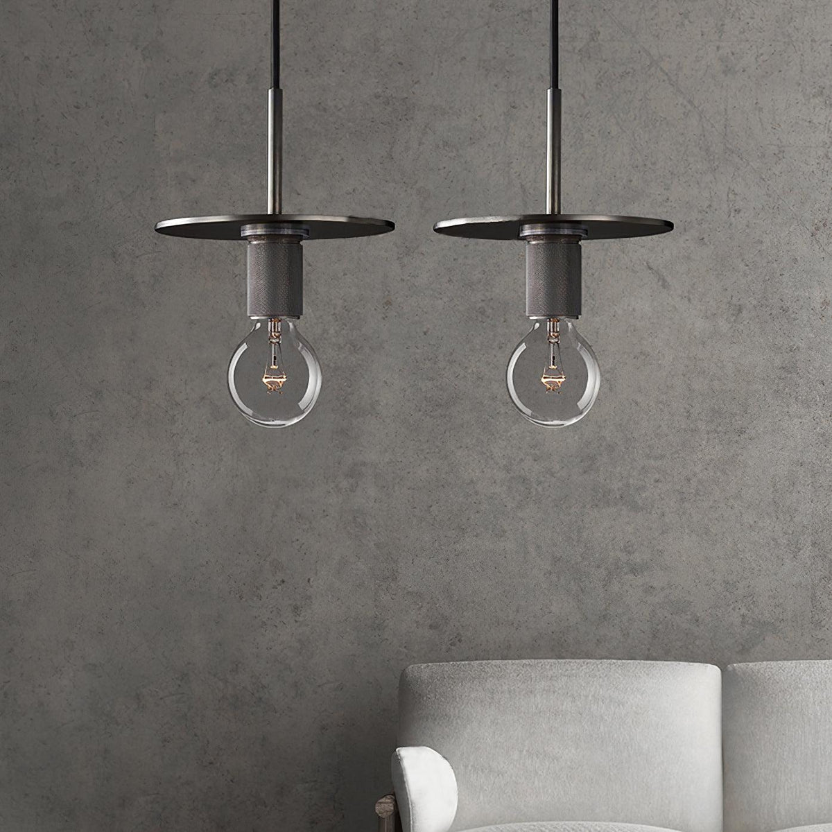 Hangandi lampi, mínímalískur málmbúnaður úr látúni fyrir borðstofu eða eldhús