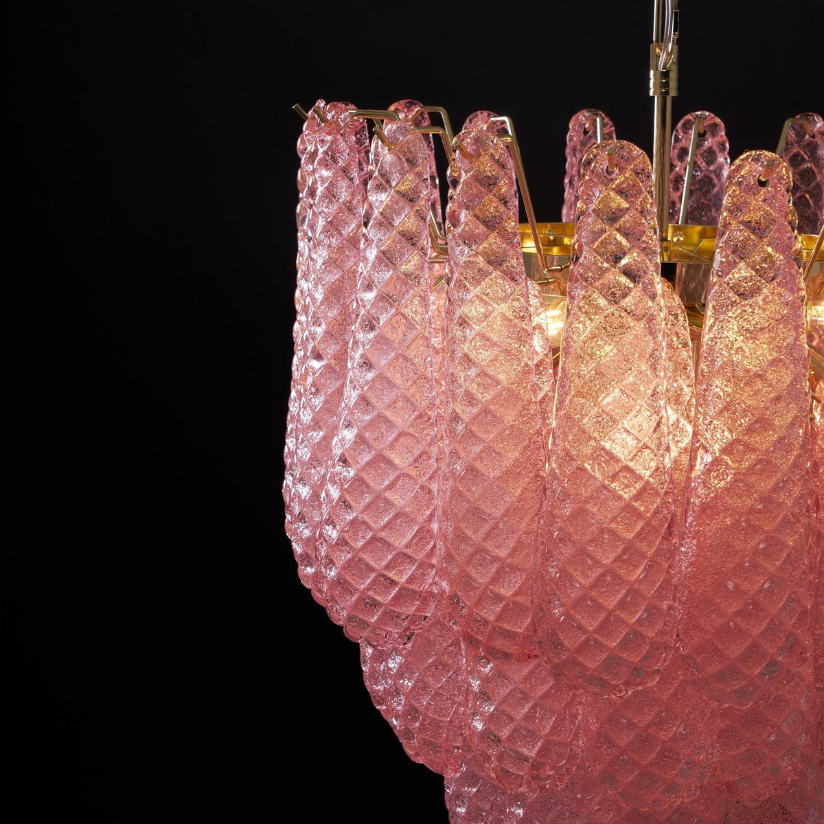 Lustre em vidro Murano rosa com gotas em cascata e padrão de diamantes Veliena