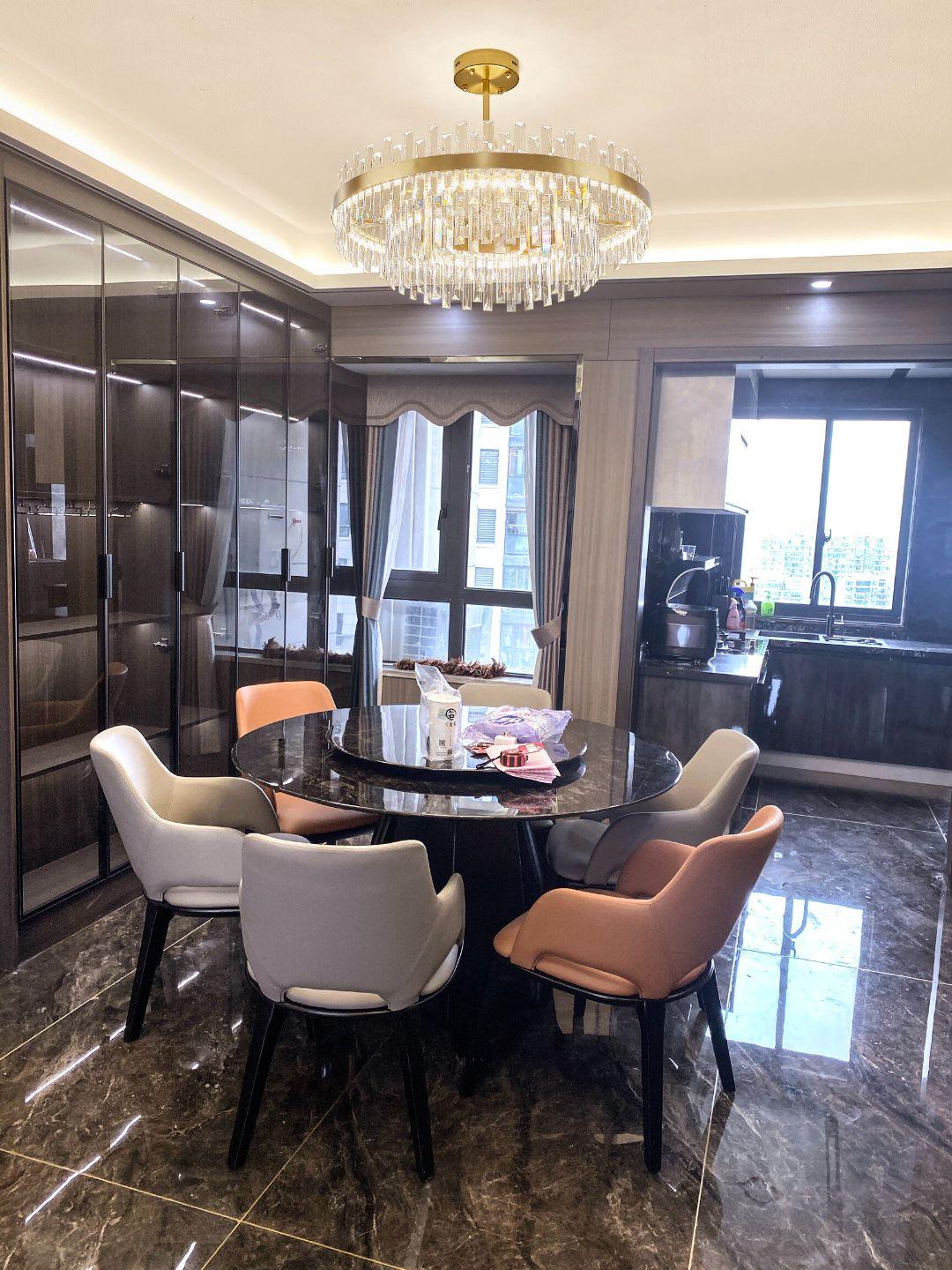 Candeeiro de teto Elyeira em latão e cristal, elegante, tipo tambor