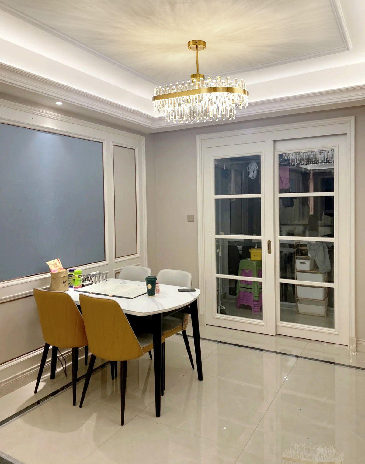 Candeeiro de teto Elyeira em latão e cristal, elegante, tipo tambor
