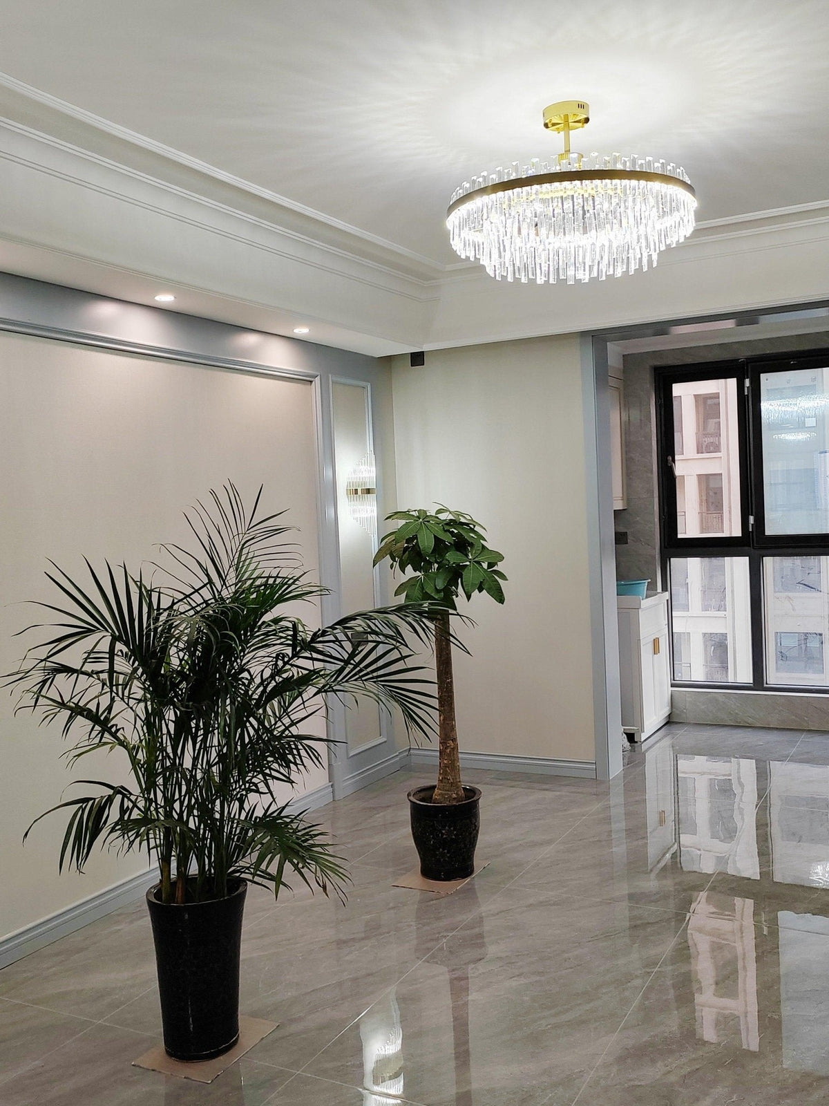 Candeeiro de teto Elyeira em latão e cristal, elegante, tipo tambor