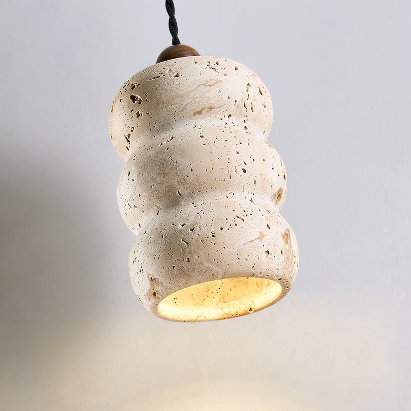 Bors Dune Pebble-pendellampe i gul travertin