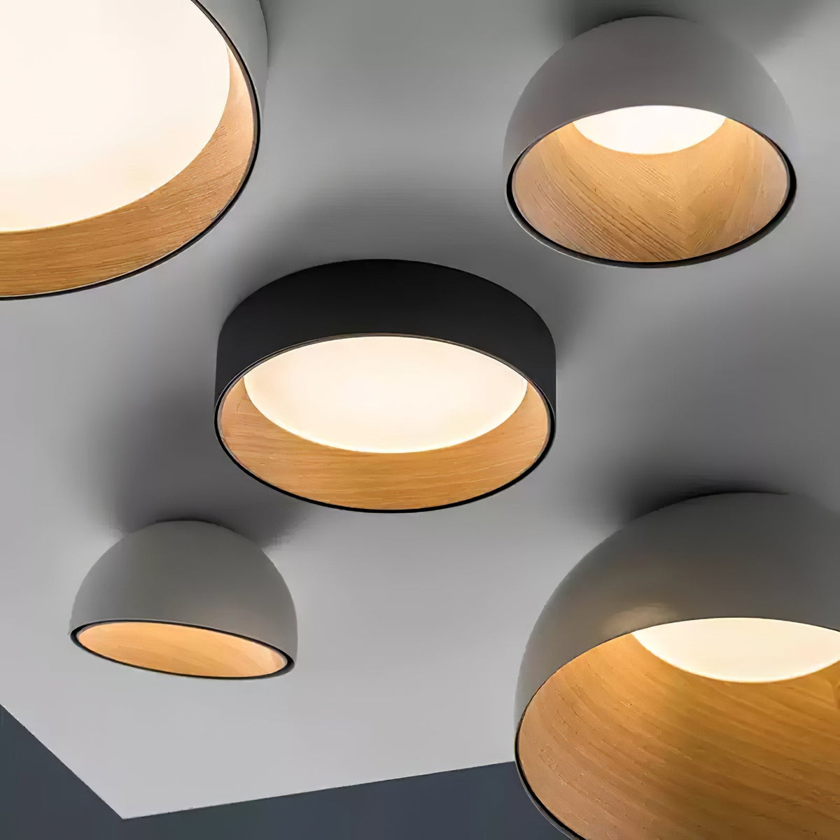 Coda loftlampe med kuppel i træ, minimalistisk