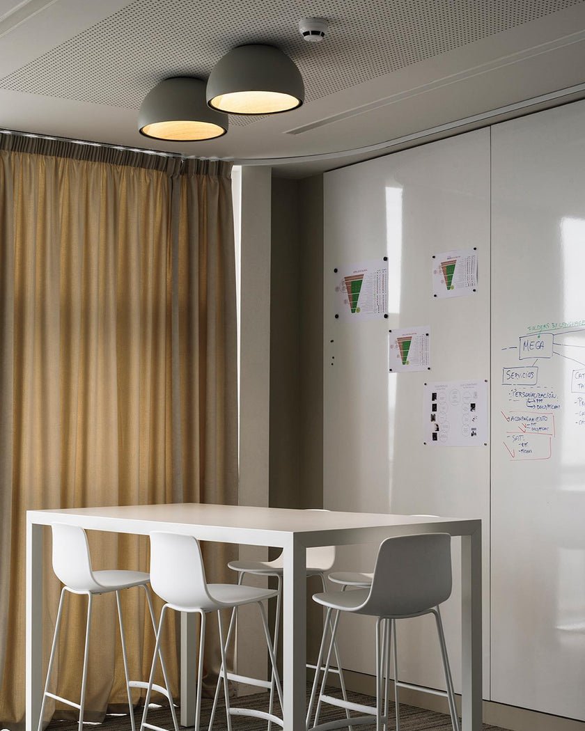 Coda loftlampe med kuppel i træ, minimalistisk