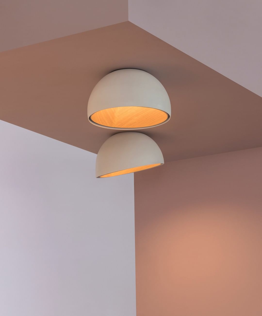 Coda loftlampe med kuppel i træ, minimalistisk
