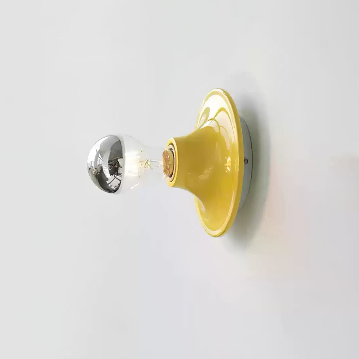 Ortheenin moderni minimalistinen lasiseinävalaisin