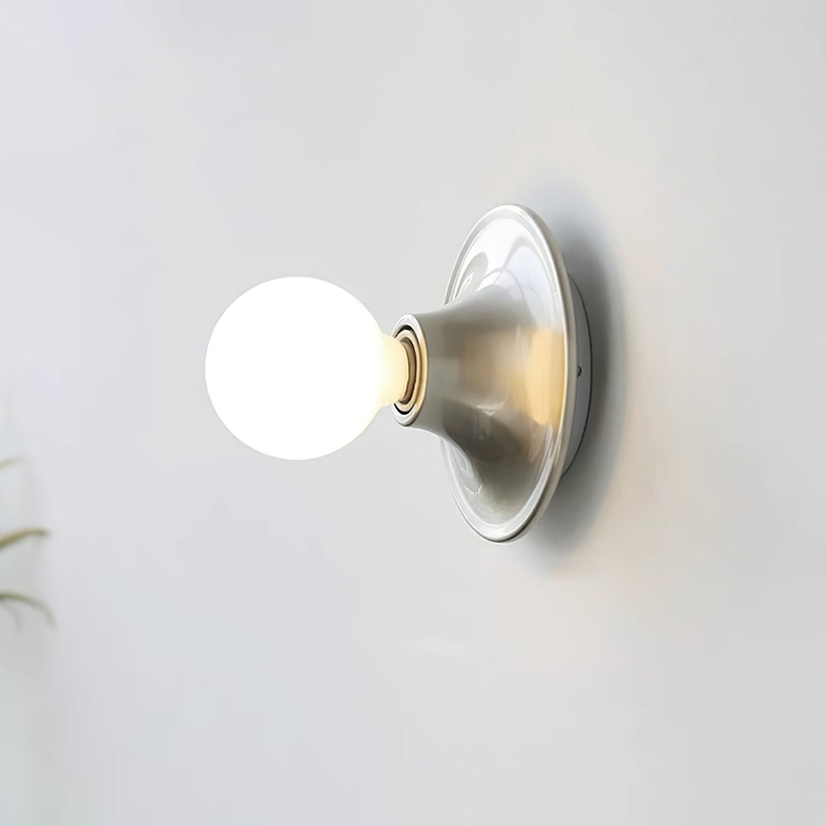 Ortheenin moderni minimalistinen lasiseinävalaisin