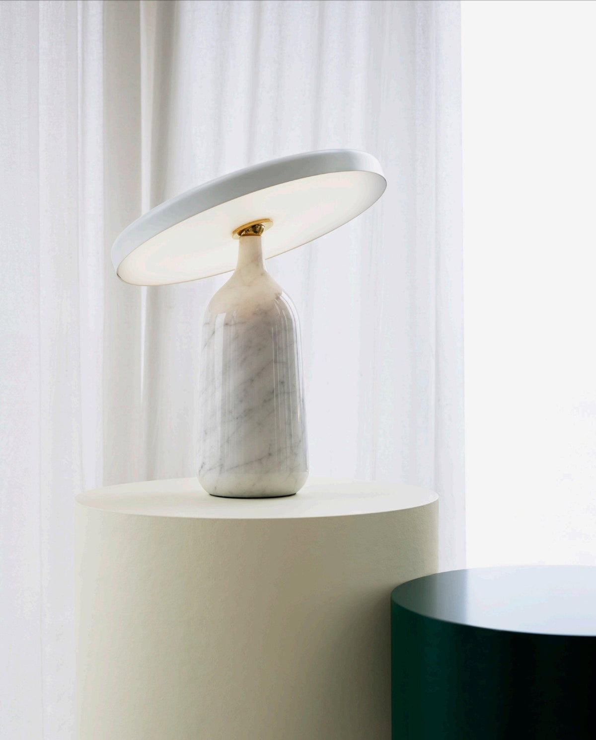Astrian minimalistisk marmorbordlampe