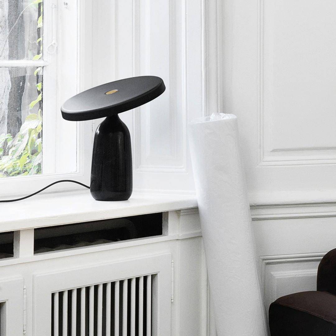 Astrian minimalistisk marmorbordlampe
