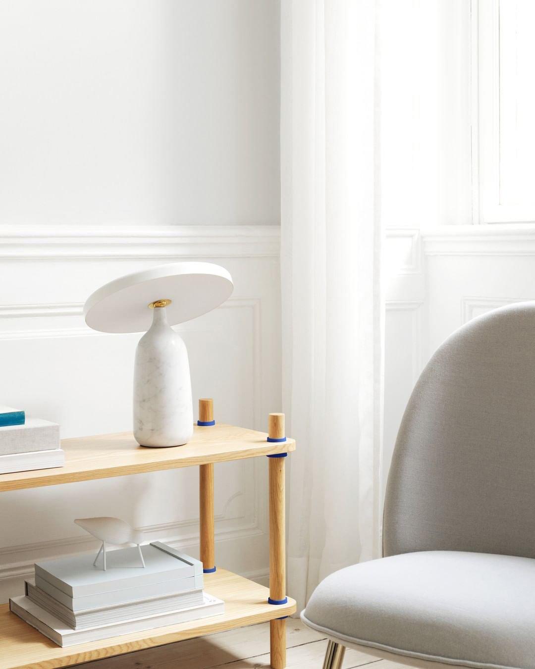 Astrian minimalistisk marmorbordlampe