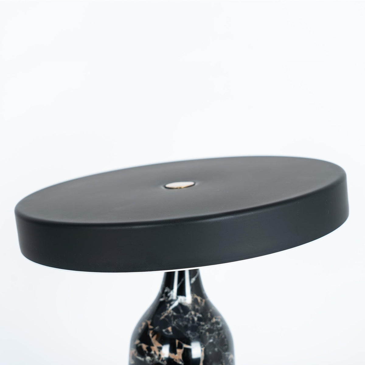 Astrian minimalistisk marmorbordlampe