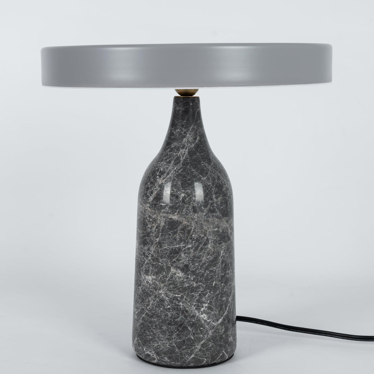 Astrian minimalistisk marmorbordlampe