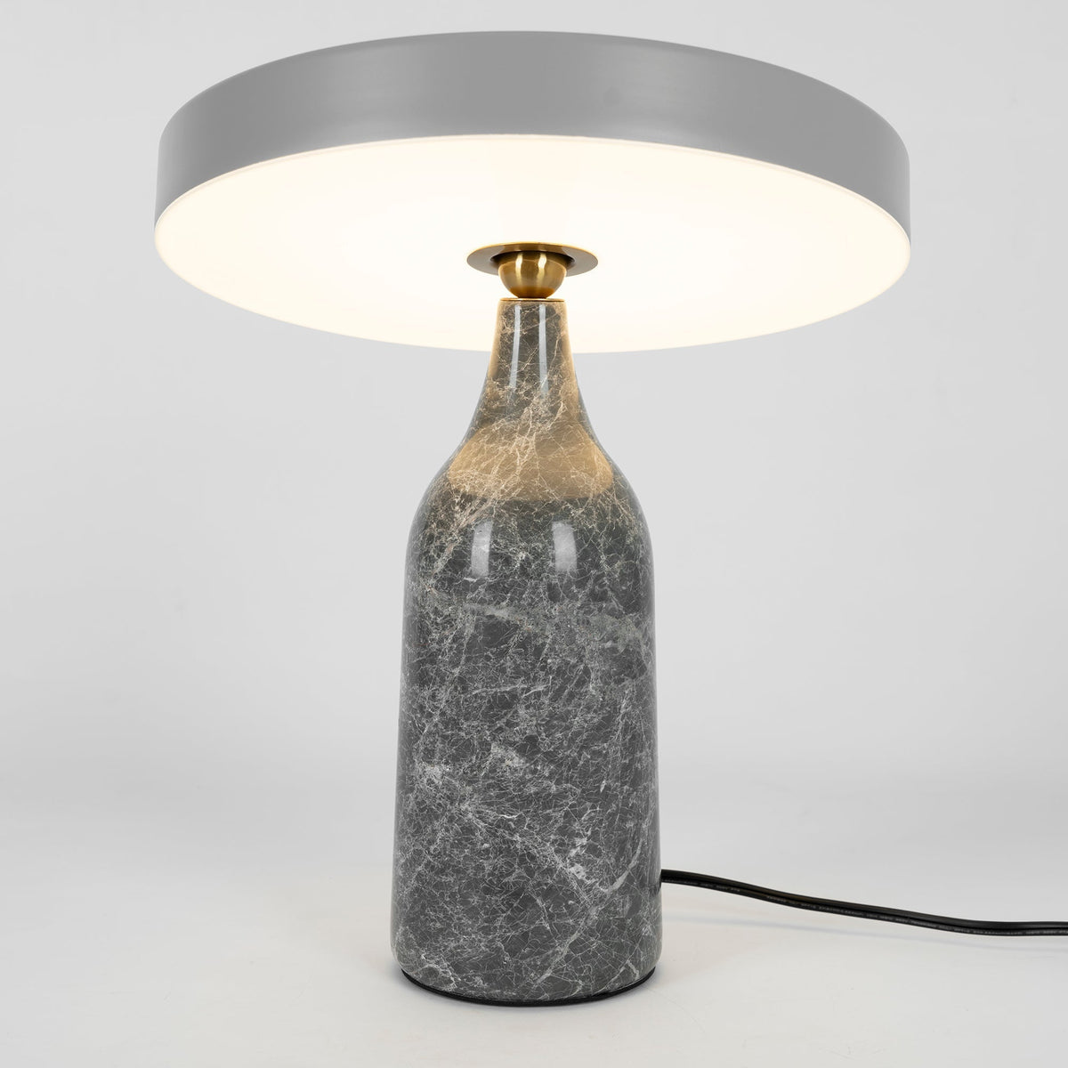 Astrian minimalistisk marmorbordlampe