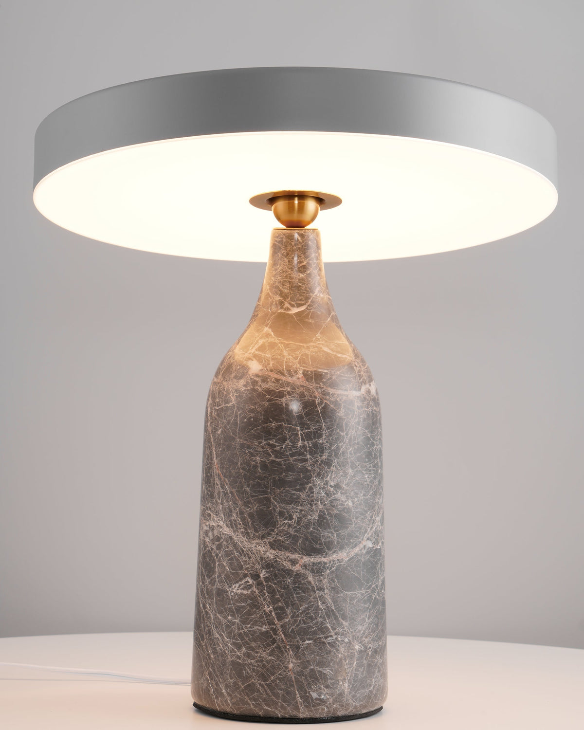 Astrian minimalistisk marmorbordlampe