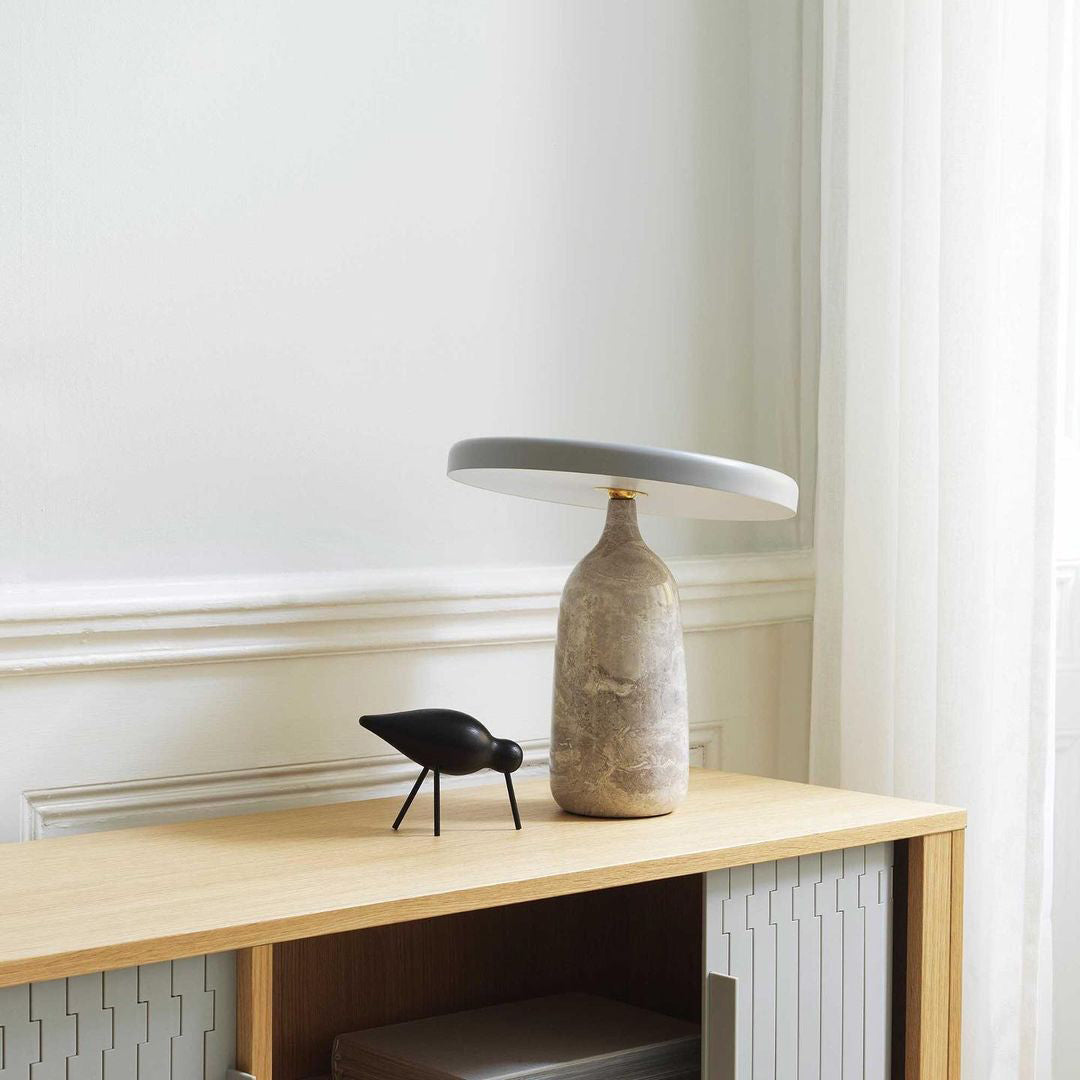 Astrian minimalistisk marmorbordlampe
