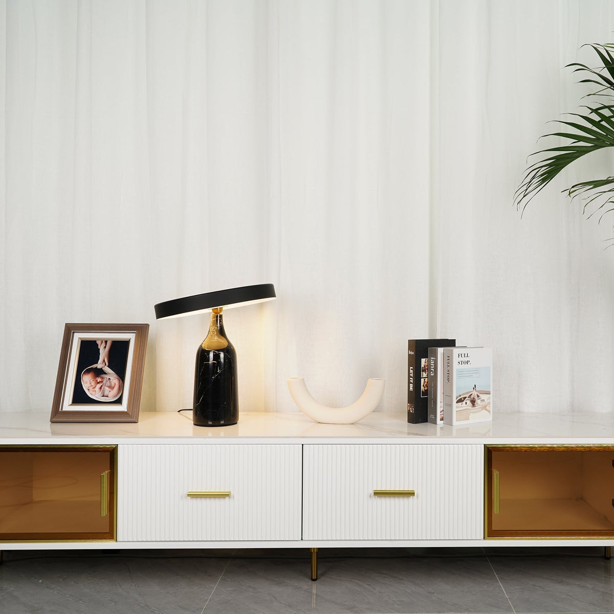 Astrian minimalistisk marmorbordlampe