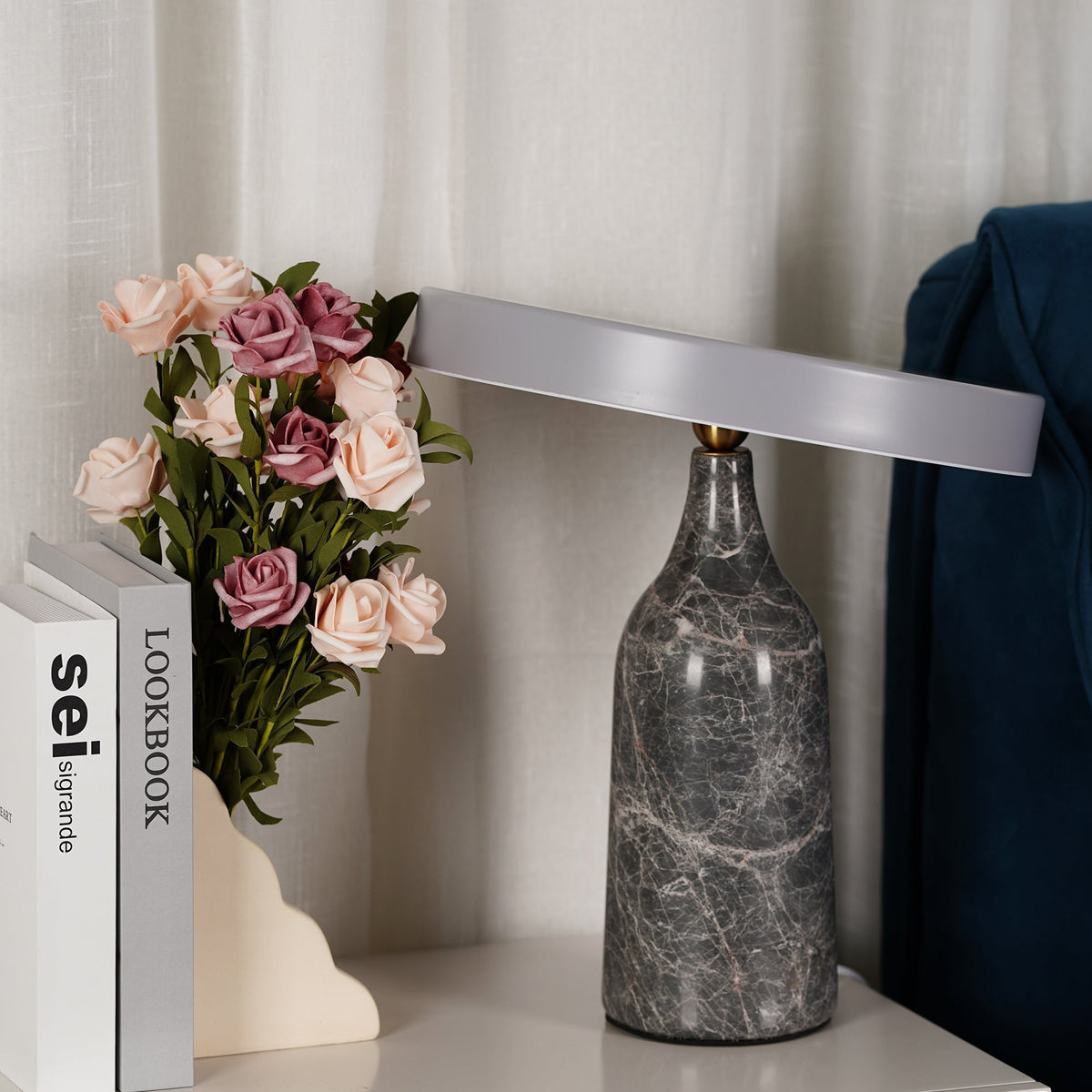 Astrian minimalistisk marmorbordlampe