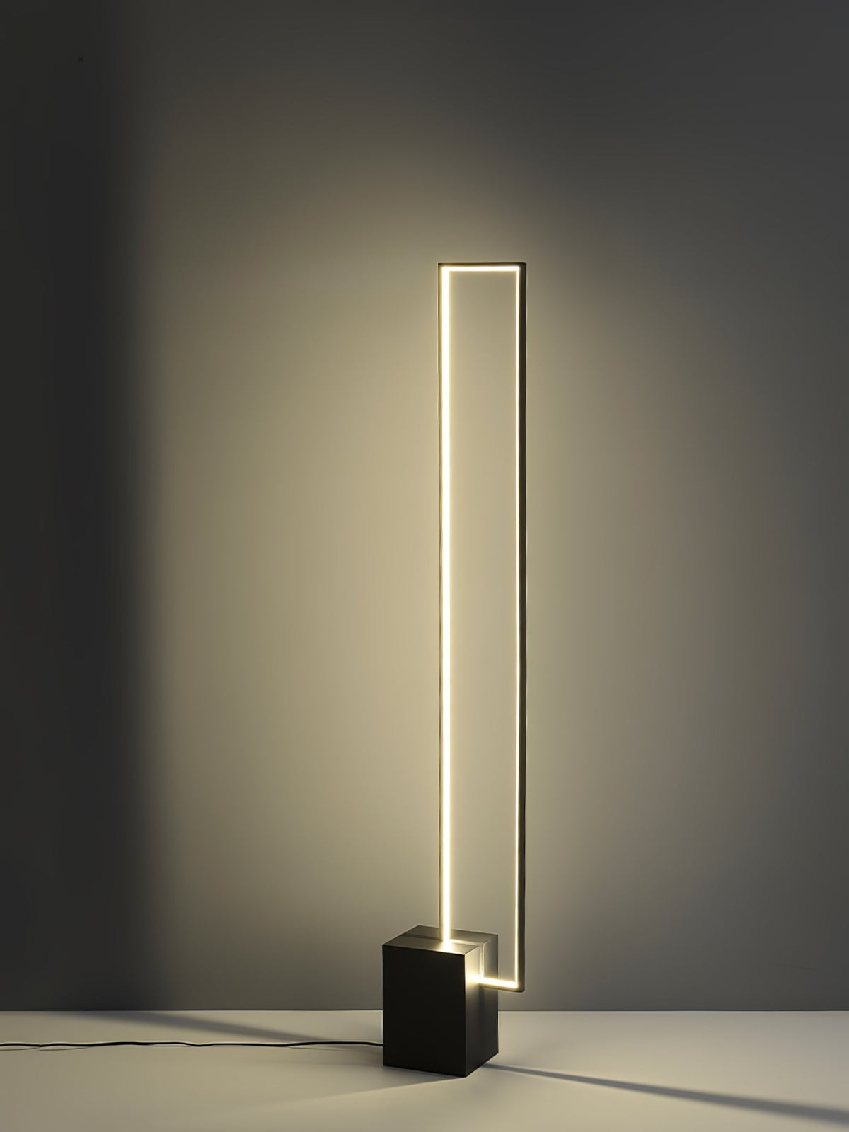 Keloza gulvlampe i aluminium