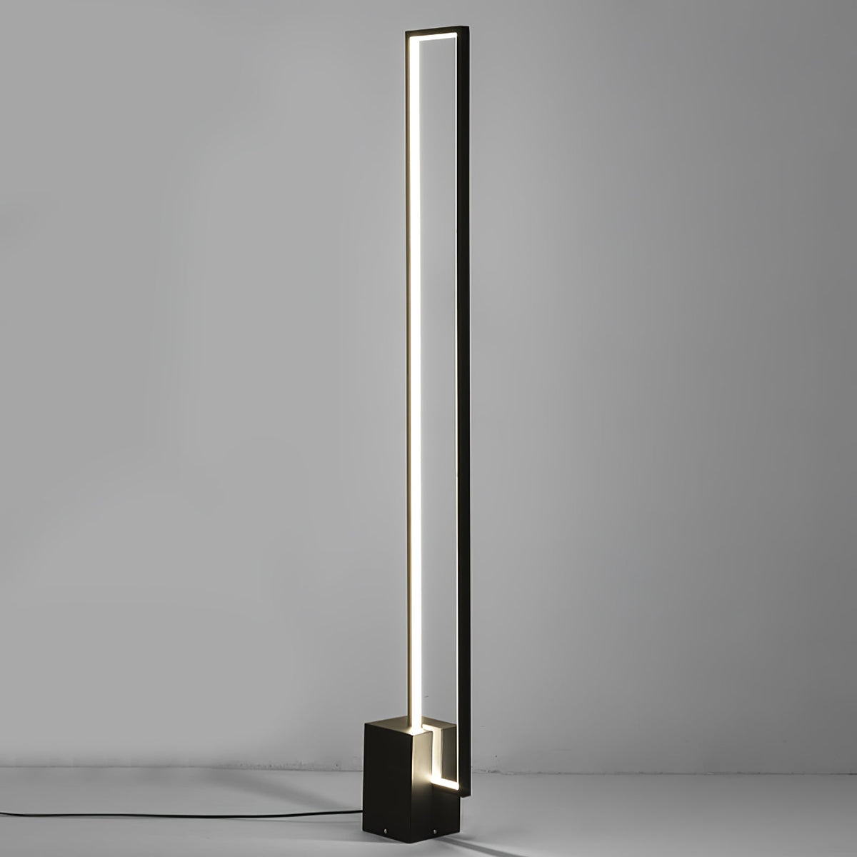 Keloza gulvlampe i aluminium
