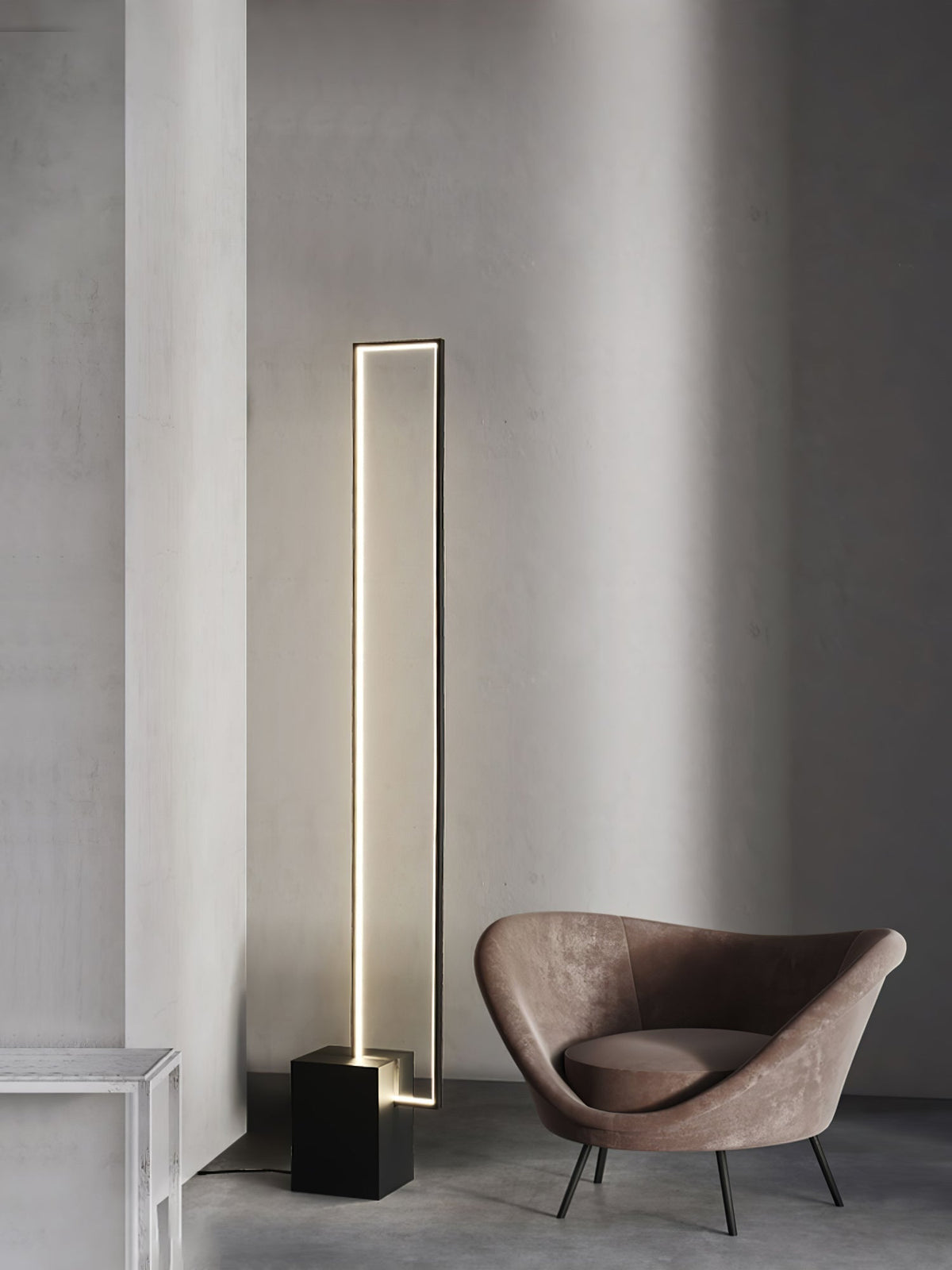 Keloza gulvlampe i aluminium