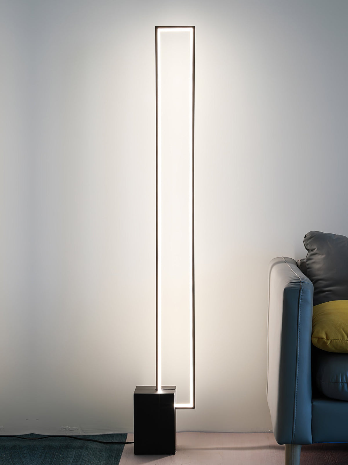 Keloza gulvlampe i aluminium