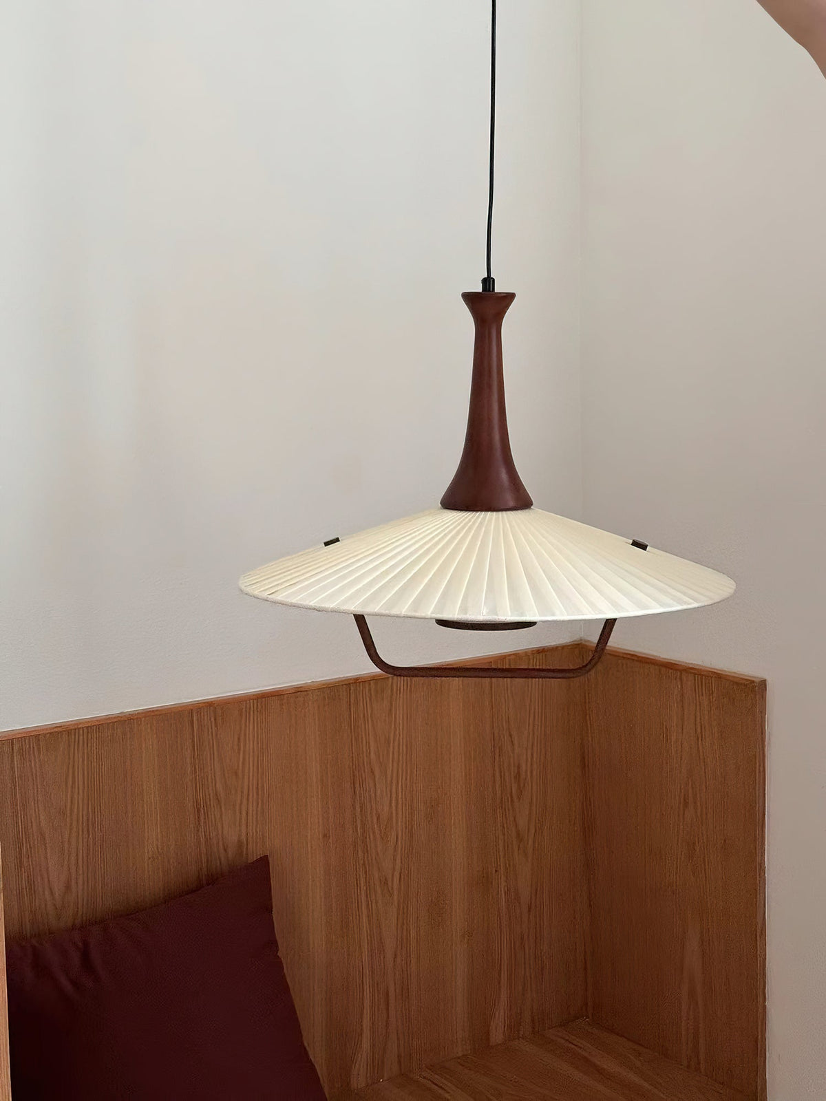 Candeeiro suspenso Mydorisra Traditional Classic em tecido e madeira