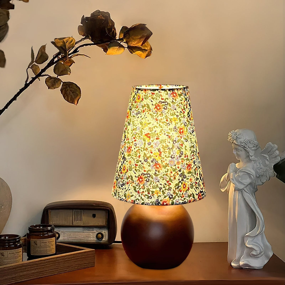 Elvivelia vintage bordlampe i træ