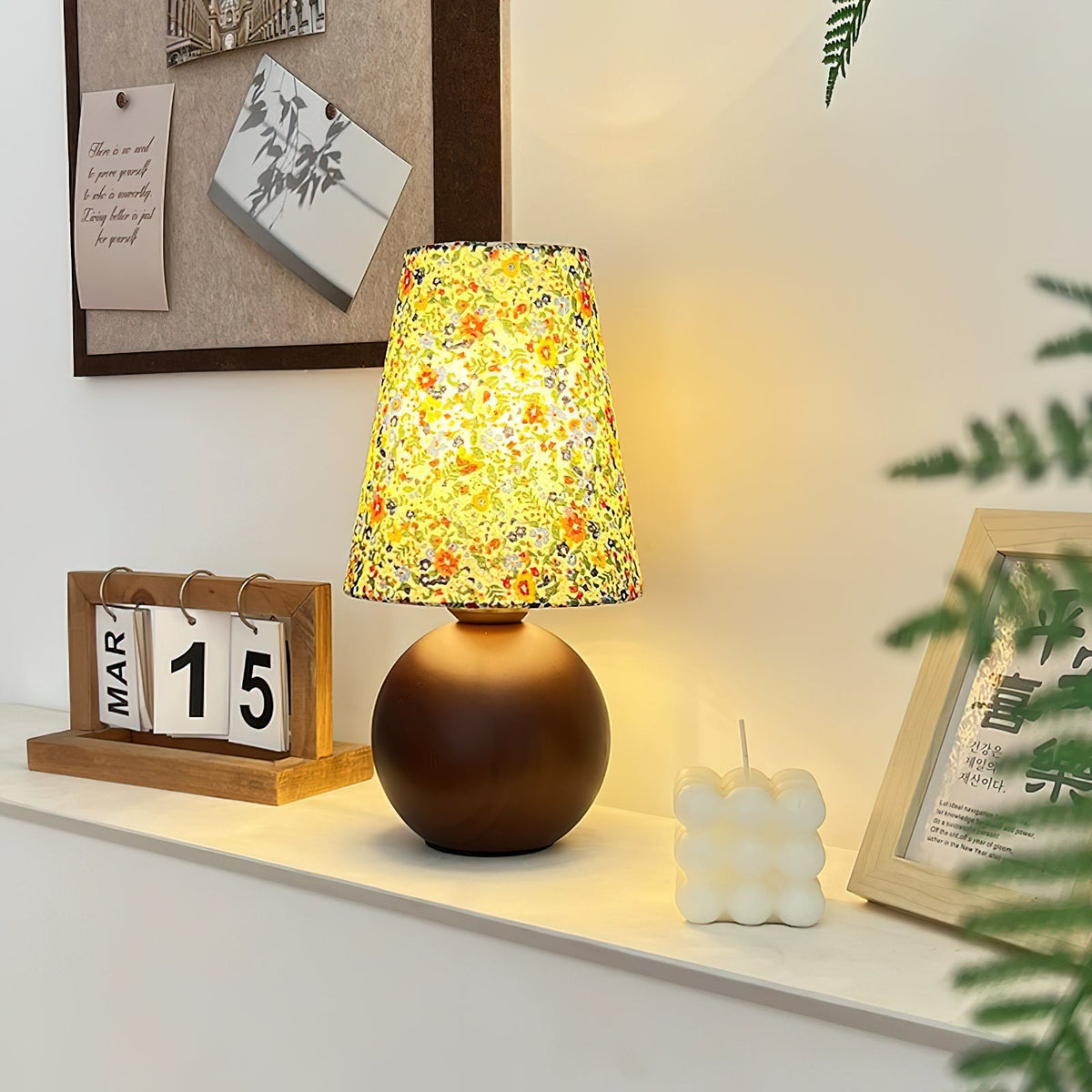 Elvivelia vintage bordlampe i træ