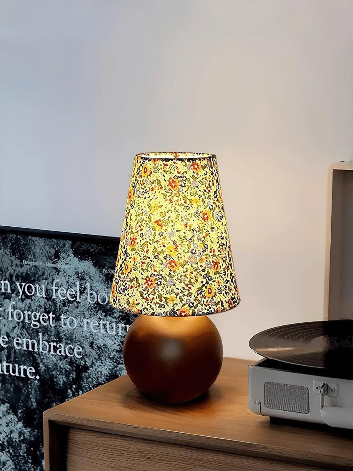 Elvivelia vintage bordlampe i træ