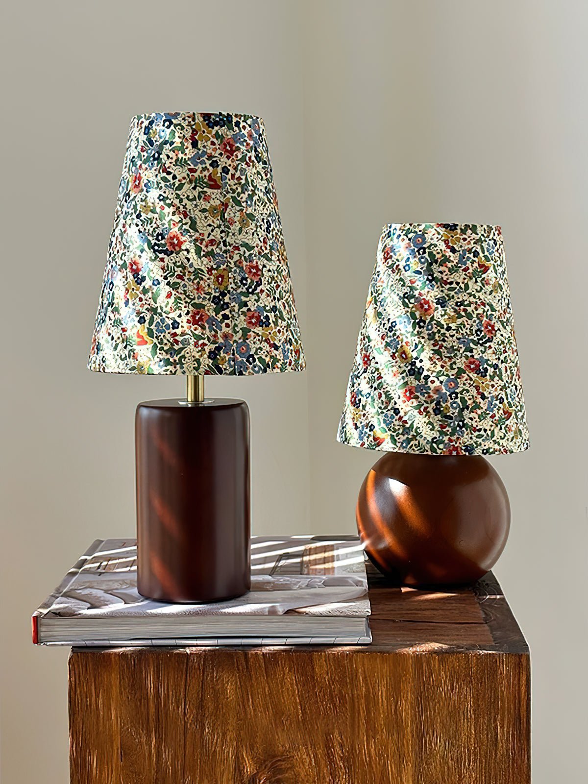 Elvivelia vintage bordlampe i træ
